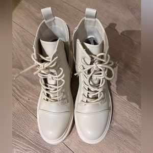 Off white combat boots 7.5 leather